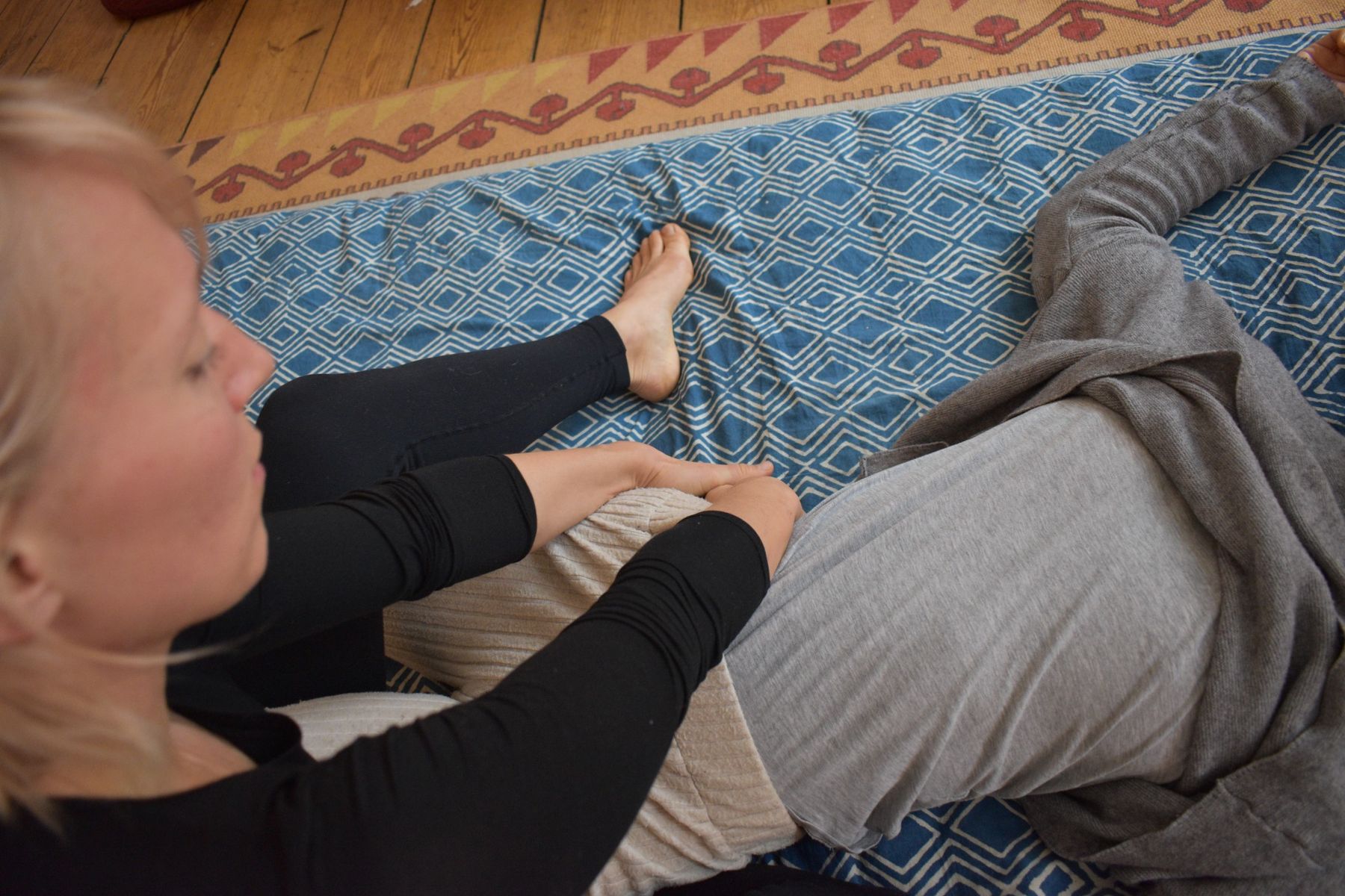 Thai Massage auf der Matte
